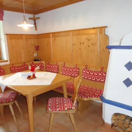 Alpenferienwohnung Strickner Apartamento *